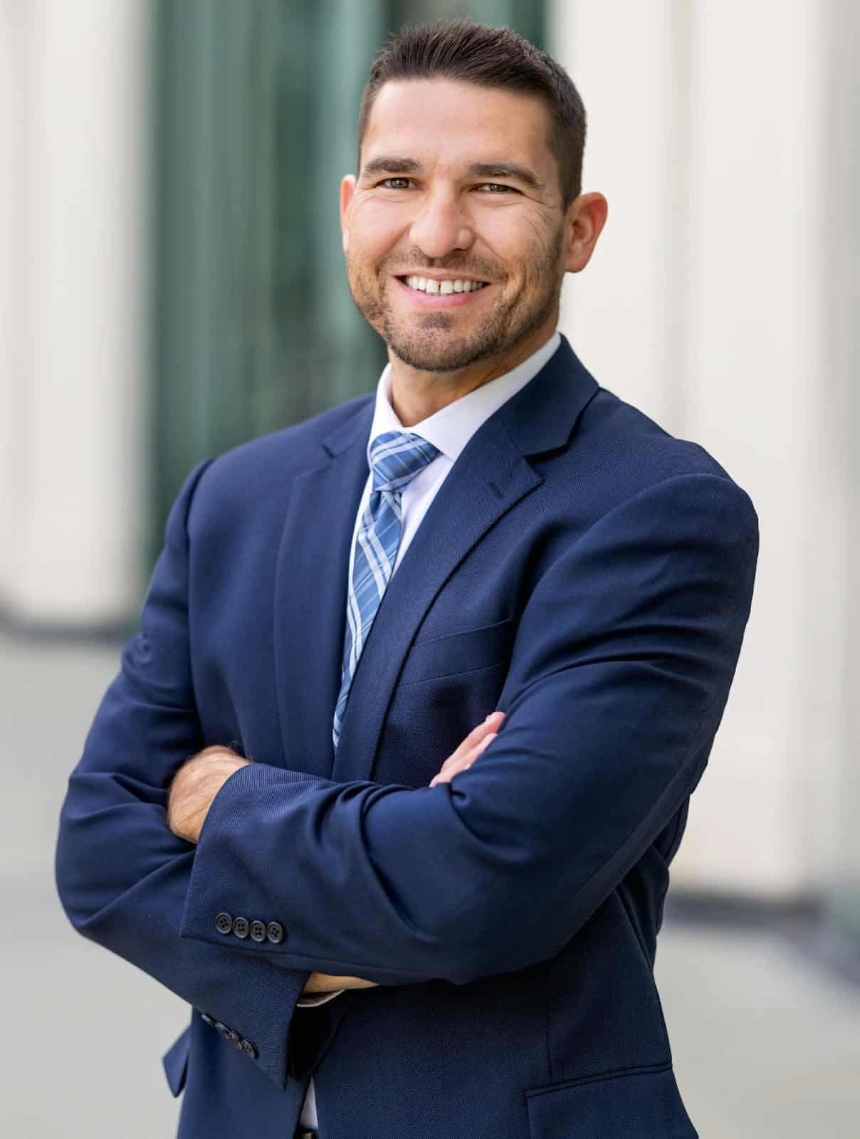 Steven Robles Realtor Headshot